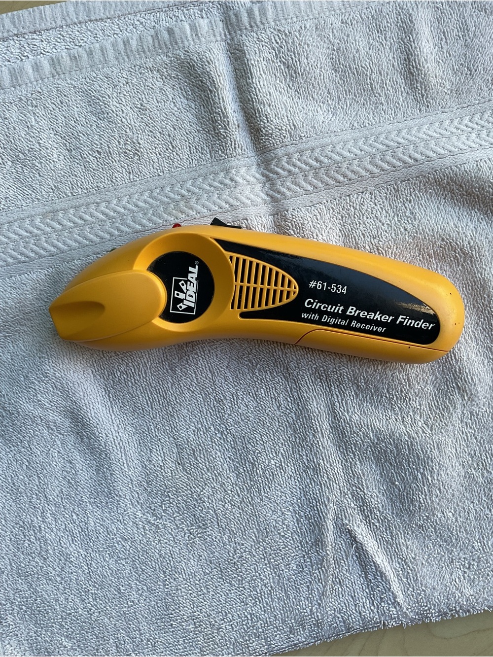 Circuit Breaker Finder #61-534 in Yellow